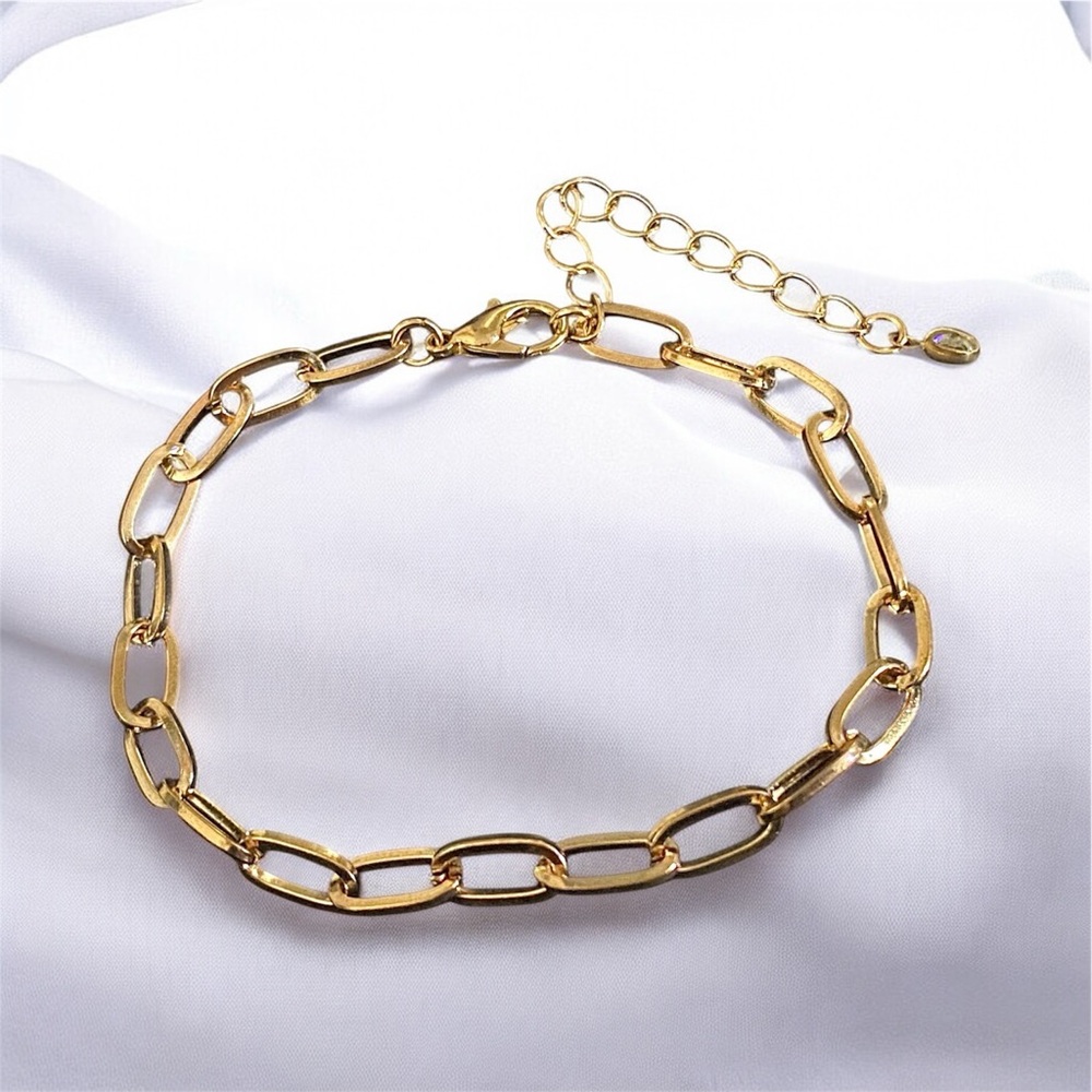 Women’s gold stainless steel paperclip 6.5 inch bracelet - with 2 inch extender - Picture 1 of 5